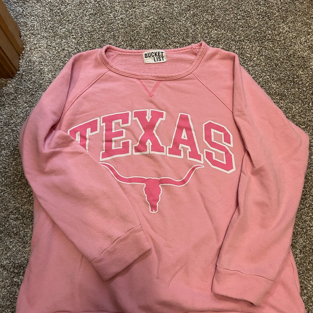 BUCKETLIST Pink Crewneck Sweater with Texas Print